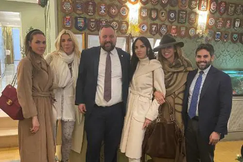 La foto con Ilary Blasi e il like di Totti: cosa sta succedendo tra i due ex
