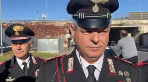 "Era nostro dovere". Così il carabiniere che ha salvato la 20enne che voleva lanciarsi dal ponte