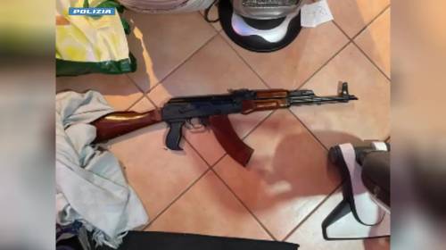 Un Ak-47 e 140 kg di droga: la scoperta choc in un appartamento di Cuggiono