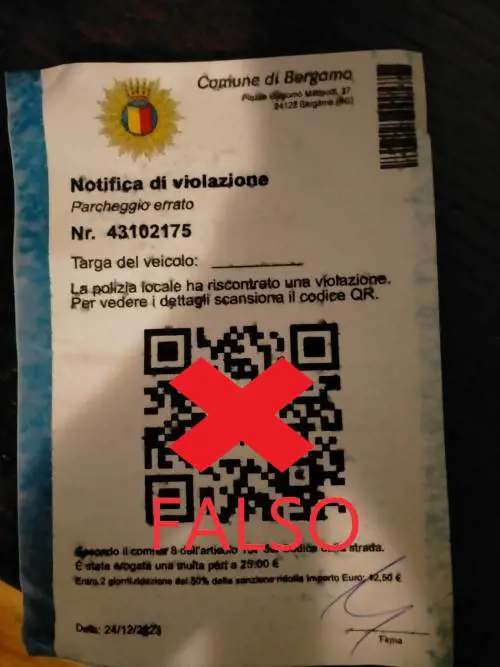 "Non scansionate quel codice". Cosa c'è dietro la finta multa sul parabrezza