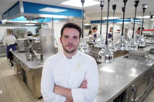 Nonnismo in cucina: licenziato lo chef stellato Aurelien Largeau