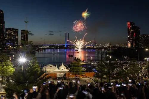 Capodanno 2024, in alcuni Paesi del mondo c'è già chi festeggia: ecco dove