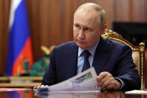 "Pronti al dialogo". Putin rilancia la diplomazia per chiudere il conflitto in Ucraina