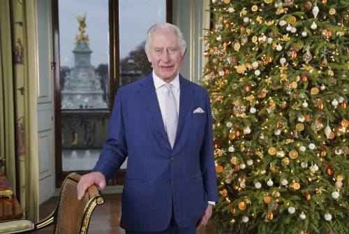 “Deve seguire l’esempio di Margrethe II”. Il Guardian contro Re Carlo III