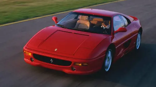 Ferrari F355, l’iconica supercar compie 30 anni 