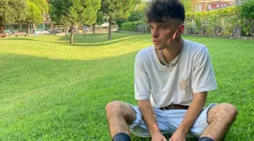 Trovato morto in casa: lo strano caso del giovane rapper