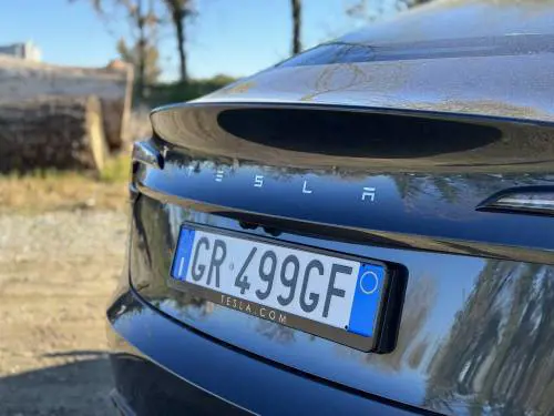 Come la crisi del Mar Rosso influisce sul mondo dell’auto