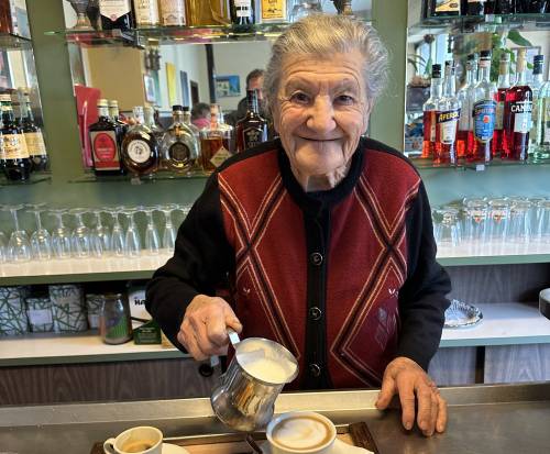 Anna (Renée) Possi la barista più anziana d’Italia tra caffè e racconti di guerra