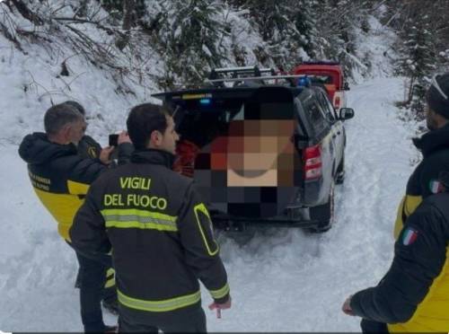 Si perde nella bufera con carro funebre in Valtellina, 37enne rischia di morire assiderato