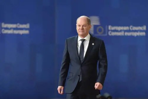 Scholz, ore contate. La Spd vuole cambiarlo con il ministro Pistorius