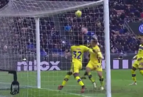 Arnautovic, ma che combini? Gravi errori contro il Verona. E c'è chi lo paragona a Pancev