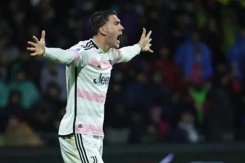 Il Milan è vivo, la Juve soffre. Ma la vergogna è il papà boxeur