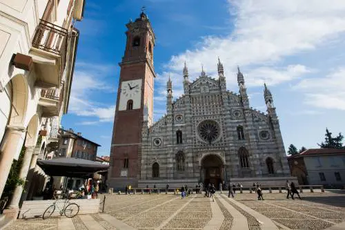 Il Duomo e la Cappella, la Villa Reale e i giardini. Gioielli di una storia secolare da scoprire