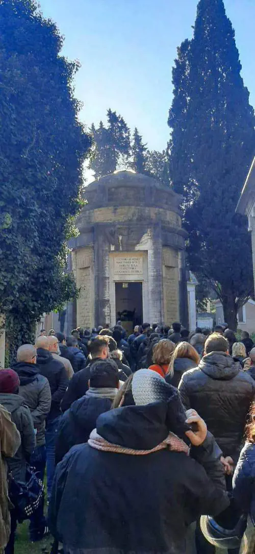 Acca Larentia, strage impunita. Ma la sinistra s'indigna per i saluti romani