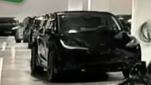 Tesla Model Y 2024, ecco le prime foto spia dell’aggiornamento “Juniper”