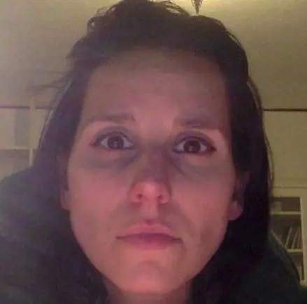 I "nemici", le cure, la Idem: chi è la mamma che si è gettata con la figlia