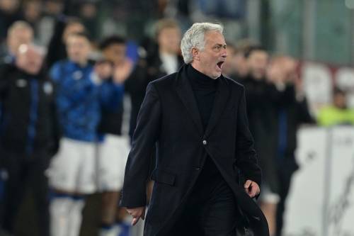 Mourinho torna in panchina: sarà il nuovo allenatore del Fenerbahce