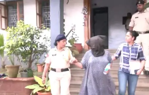 Viaggia col cadavere del figlio di 4 anni in valigia, donna arrestata per omicidio