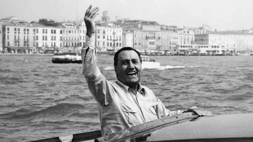 Quella strana voce su Alberto Sordi dalla Svizzera: "Era una spia dell'Urss"