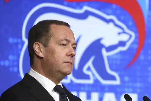 Medvedev contro le truppe inglesi in Ucraina: "È una dichiarazione di guerra"