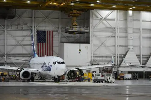 La decisione: "Boeing 737 Max 9 a terra". Ecco perché: tutti i rischi