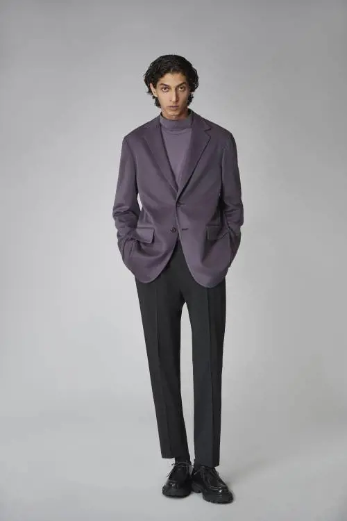 L'eleganza approda sul fronte del porto