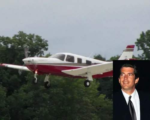 Un aereo simile a quello in cui perse la vita John Kennedy Jr (in basso a destra)
