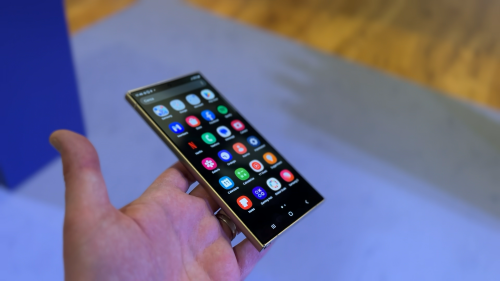 Samsung Galaxy S24: i nuovi modelli con IA, guarda la video anteprima