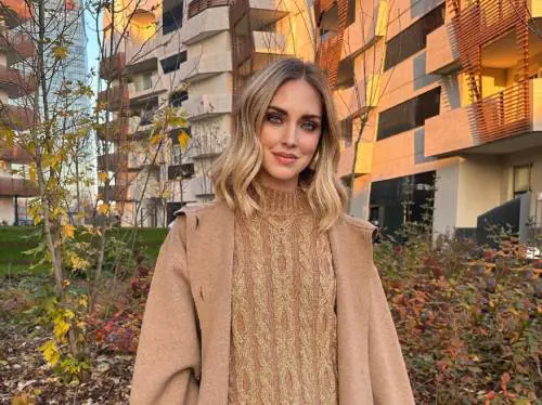 I post senza commenti, il cambio di look. Chiara Ferragni si riavvicina ai fan