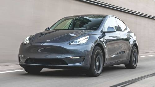 Tesla Model Y, con il taglio dei prezzi il SUV elettrico rientra negli incentivi