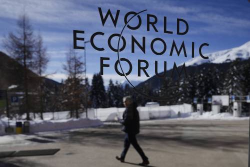 "Escort introvabili". La lotta al patriarcato si ferma a Davos
