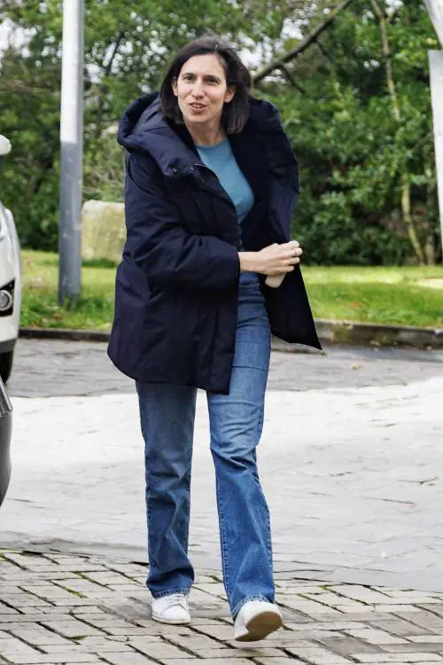 Schlein si ritrova da sola nel sit-in sotto la sede Rai