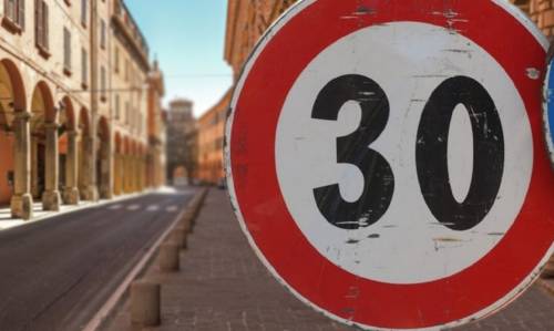 Bologna a 30 all’ora. Schiaffo a libertà e buon senso