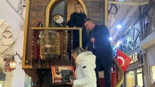 Giorgia Meloni al Gran Bazar di Istanbul prima del vertice con Erdogan