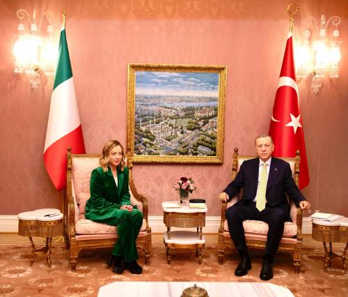 Bilaterale tra Erdogan e Meloni a Istanbul: sul tavolo le guerre e la crisi dei migranti