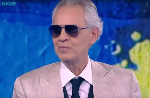 "Gli ufo?". Andrea Bocelli e la strana domanda a Barack Obama