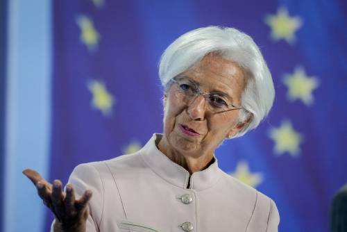 Bce lascia i tassi invariati ma prepara il prossimo taglio