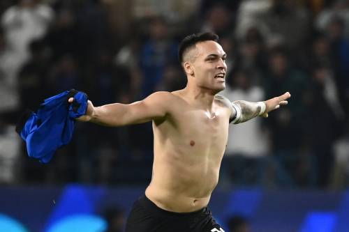 Il tifo di mezza Serie A per il Napoli e l'Inter nella corsa Champions