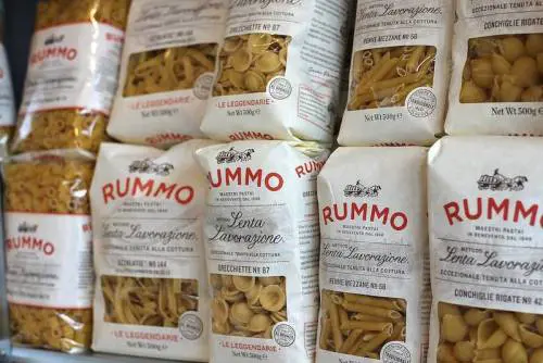 Le minoranze ululanti aizzano il web dove adesso ci si scanna pure per i rigatoni