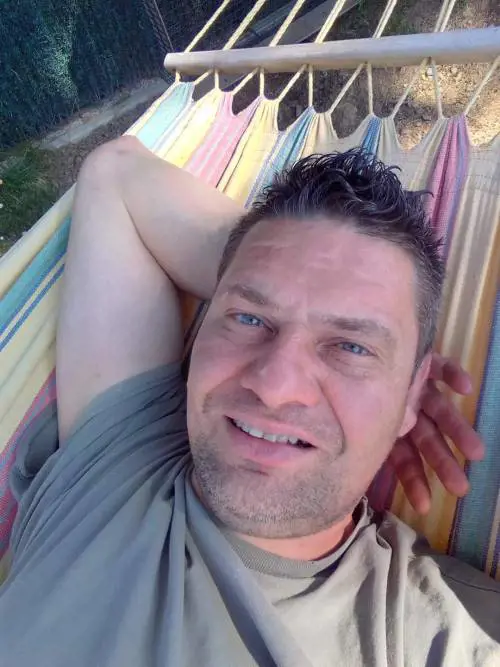 "Aiutami", poi l'orrore nella villetta. Ecco chi ha accoltellato Manuel all'alba