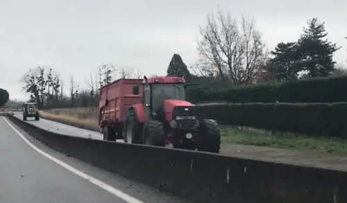 Auto contro gli agricoltori, morta una donna: tragedia in Francia