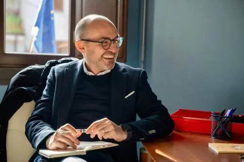 Paolo Truzzu, il sindaco che sogna la grande sfida in Sardegna