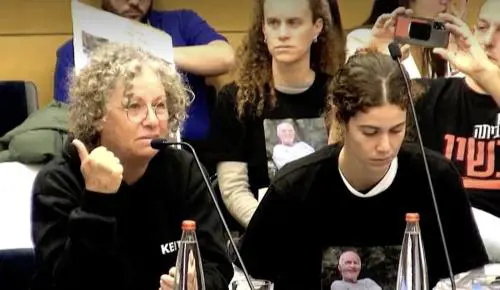 Aviva, l'ex ostaggio: "Nei tunnel gli stupri su donne e uomini". L'incubo gravidanze