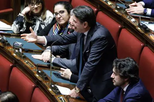 Se l'intervento di Conte contro la Meloni delude pure i grillini...
