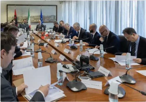 L'incontro tra il direttore dell'Agenzia delle dogane e dei monopoli, Roberto Alesse e il comandante generale della Guardia di Finanza Andrea De Gennaro con il direttore dell'amministrazione doganale albanese Genti Gazheli