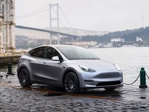 Tesla Model Y è l’auto più venduta al mondo nel 2023