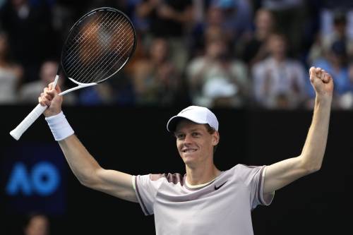 Sinner in finale agli Australian Open: le immagini più belle del match contro Djokovic