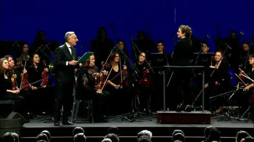 "Donne denigrate". La direttrice d’orchestra Perrotta attacca Bonolis