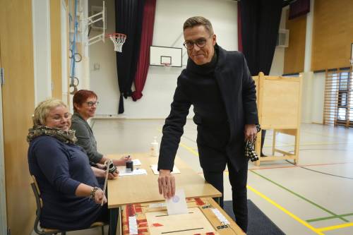 Elezioni in Finlandia, si va al ballottaggio: sfida tra conservatori e verdi