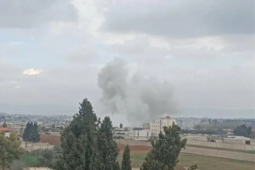 Raid su Damasco, 7 morti: colpita base miliziani filo-Iran